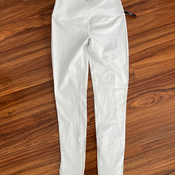 Victoria's Secret Pants - Leggings